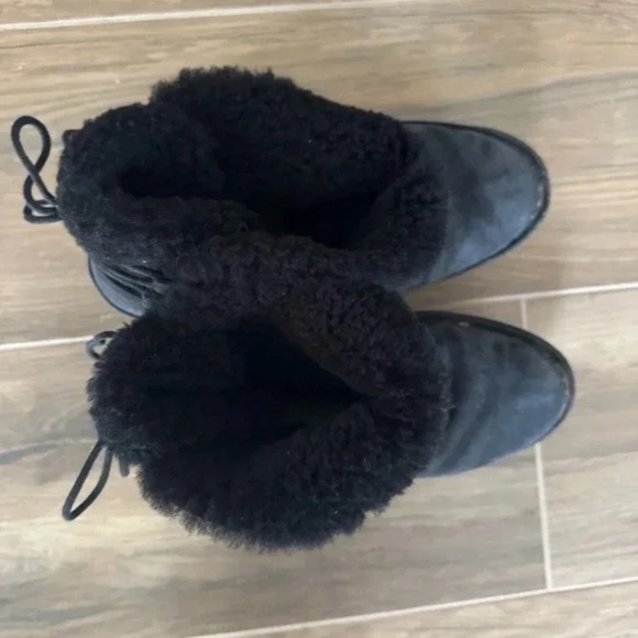 UGG Naiyah Lace Up Back Boots - Picture 7 of 7